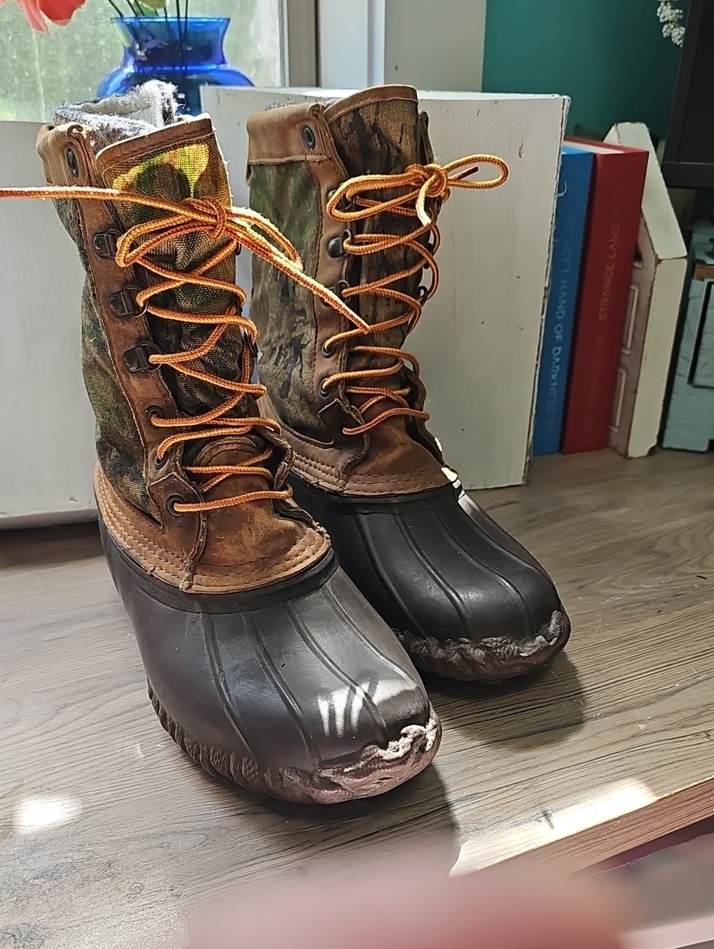 Camo Brown Waterproof Duck Boots with Orange Laces Mens 6. Womens 8
